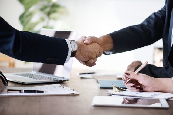 business-3167295_1280-570×380